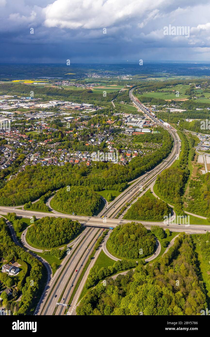 Autobahnkreuz Hagen der A46 und A45, 17.05.2019, Luftaufnahme, Deutschland, Nordrhein-Westfalen, Ruhrgebiet, Hagen Stockfoto