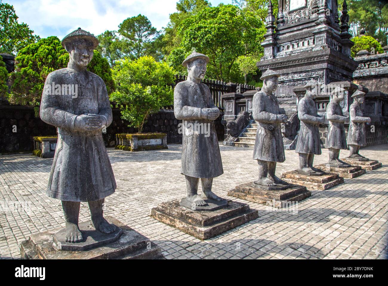 Grab von Khai Dinh mit Manadarin-Wachmann in Hue, Vietnam an einem Sommertag Stockfoto