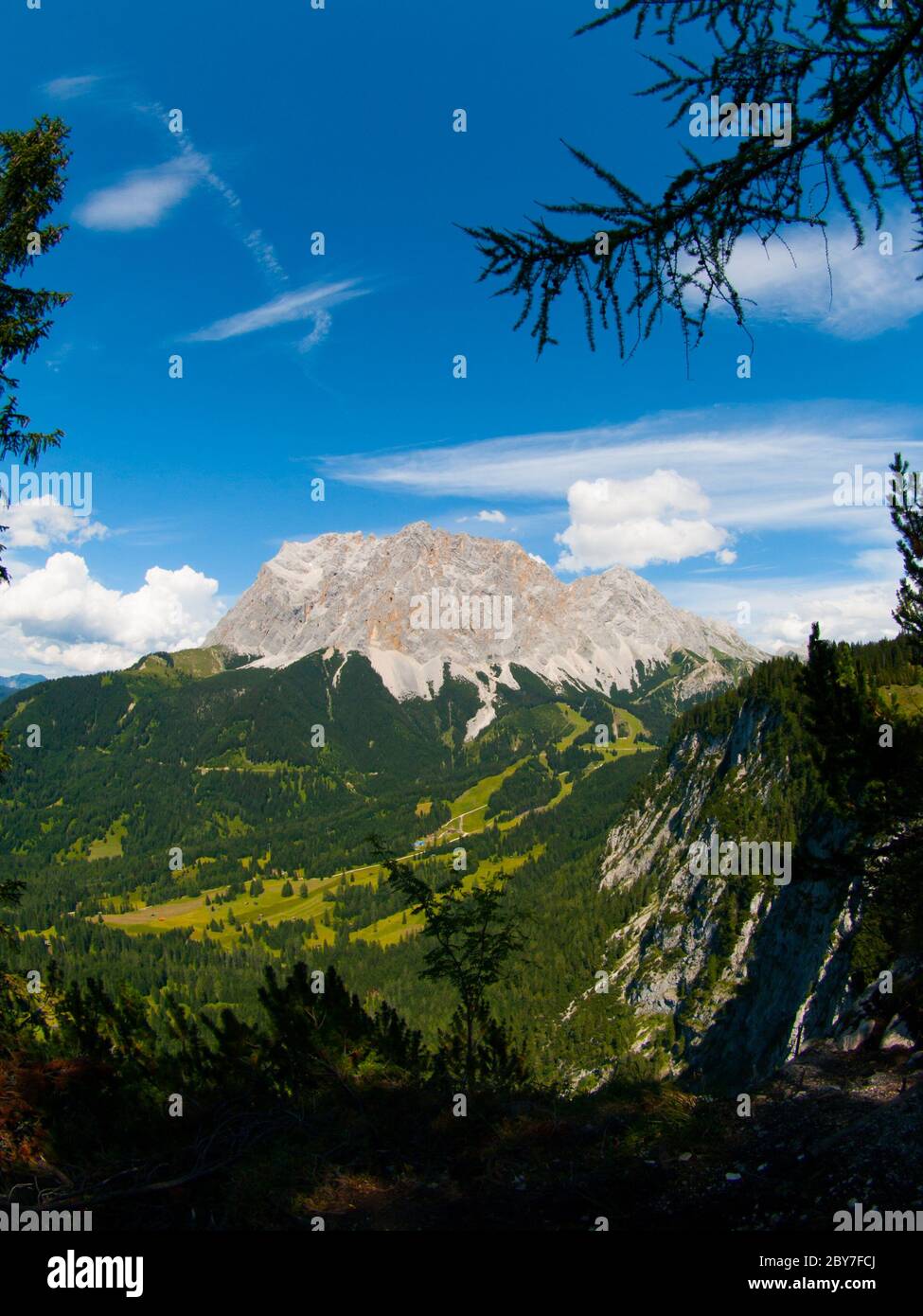 Südwand des höchsten Berges Deutschlands, der Zugspitze Stockfoto