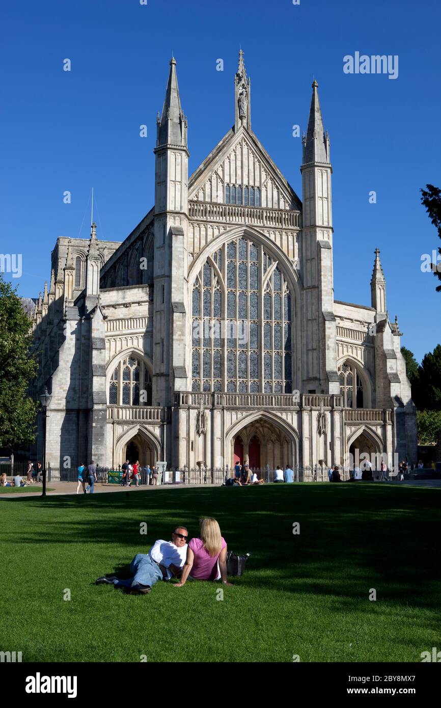 Westfassade der Winchester Cathedral, Winchester, Hampshire, England, Großbritannien Stockfoto