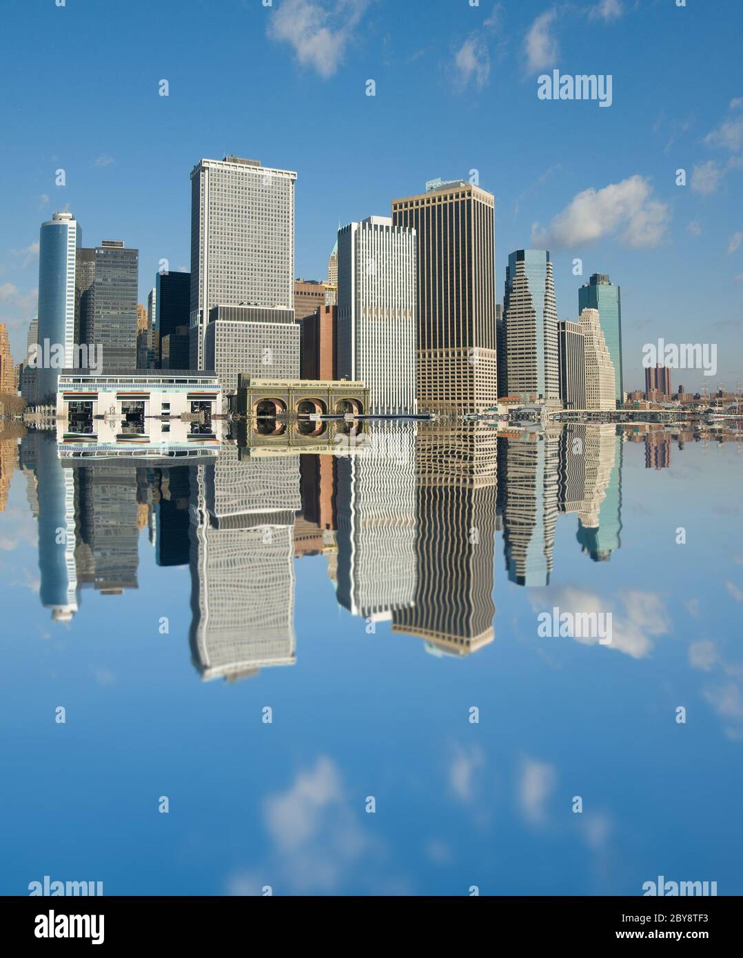 Panaorama von manhattan mit fliegendem Hubschrauber, New york, usa Stockfoto