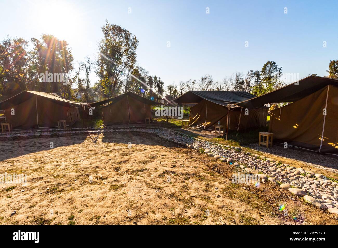 Camping in Bir und Billing, Himachal Pradesh, Indien. Bir und Billing in Kangra Bezirk Himachal Zustand sind sehr populäre Orte für Abenteuersport Stockfoto
