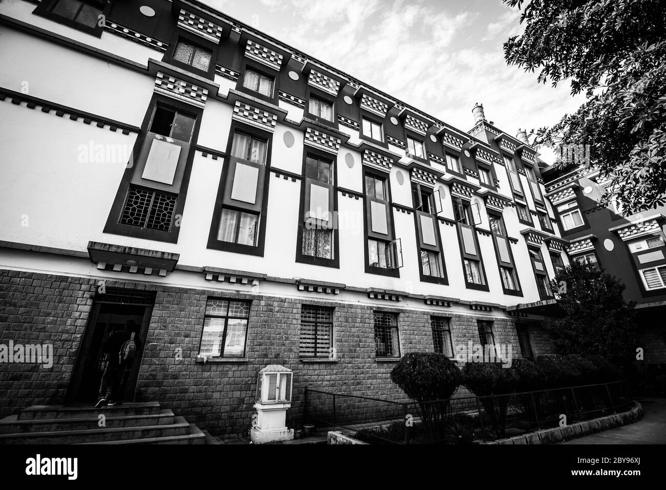 Bir und Billing, Himachal Pradesh, Indien - Palpung Sherabling Monastery wird betrachtet, eins des heiligsten Monastery in Himachal zu sein. Stockfoto