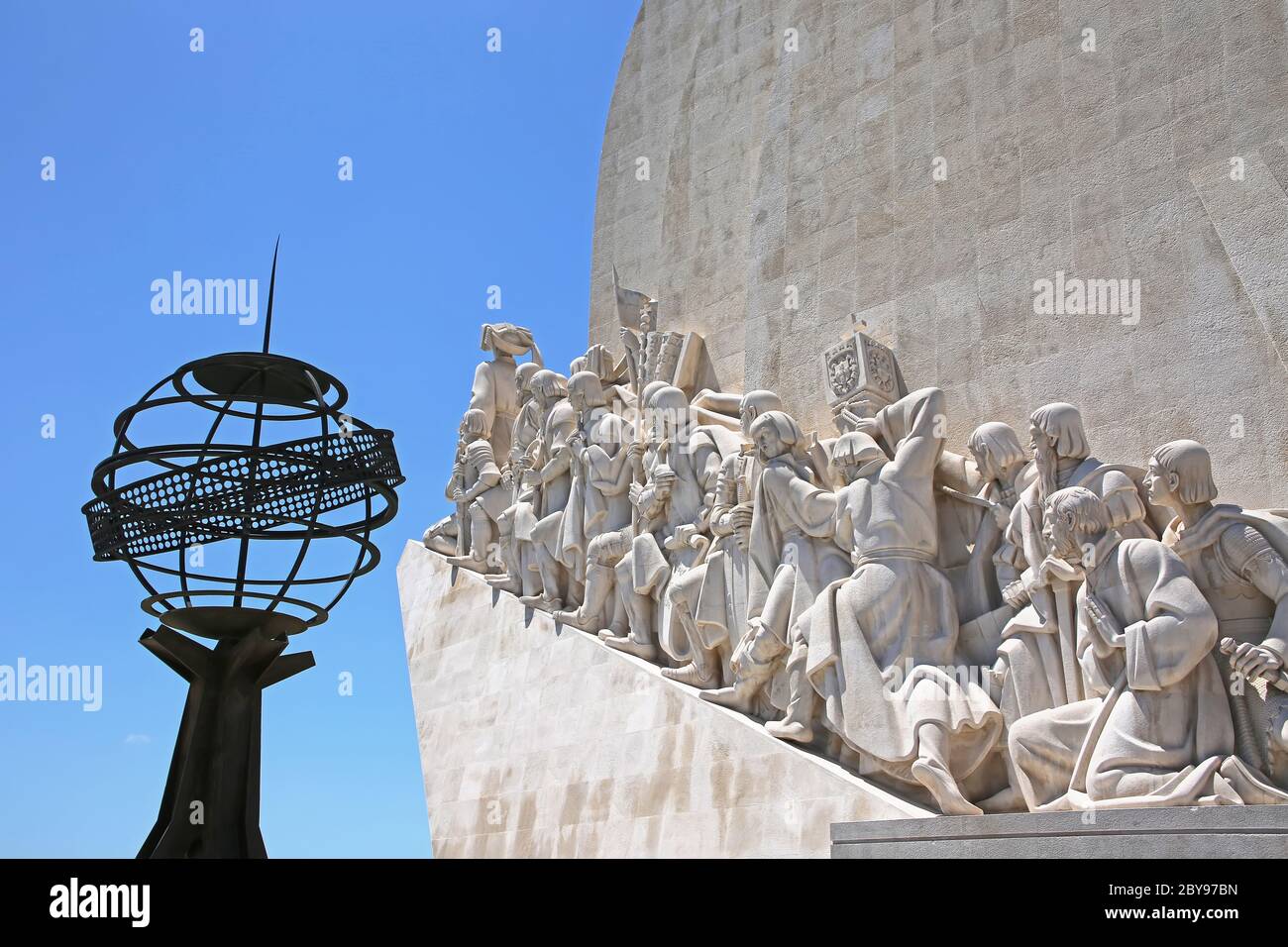 Padrao dos Descobrimentos oder Denkmal der Entdeckungen; Denkmal am nördlichen Ufer des Flusses Tejo, Santa Maria de Belém, Lissabon. Stockfoto