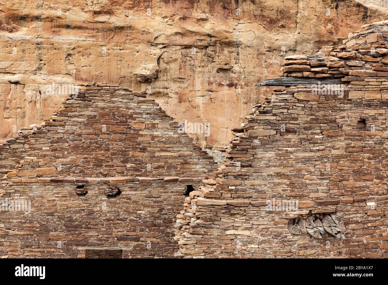 NM00614-00...NEW MEXICO - Steinmauern in Chetro Ketl in Chaco Culture National Historic Park. Stockfoto