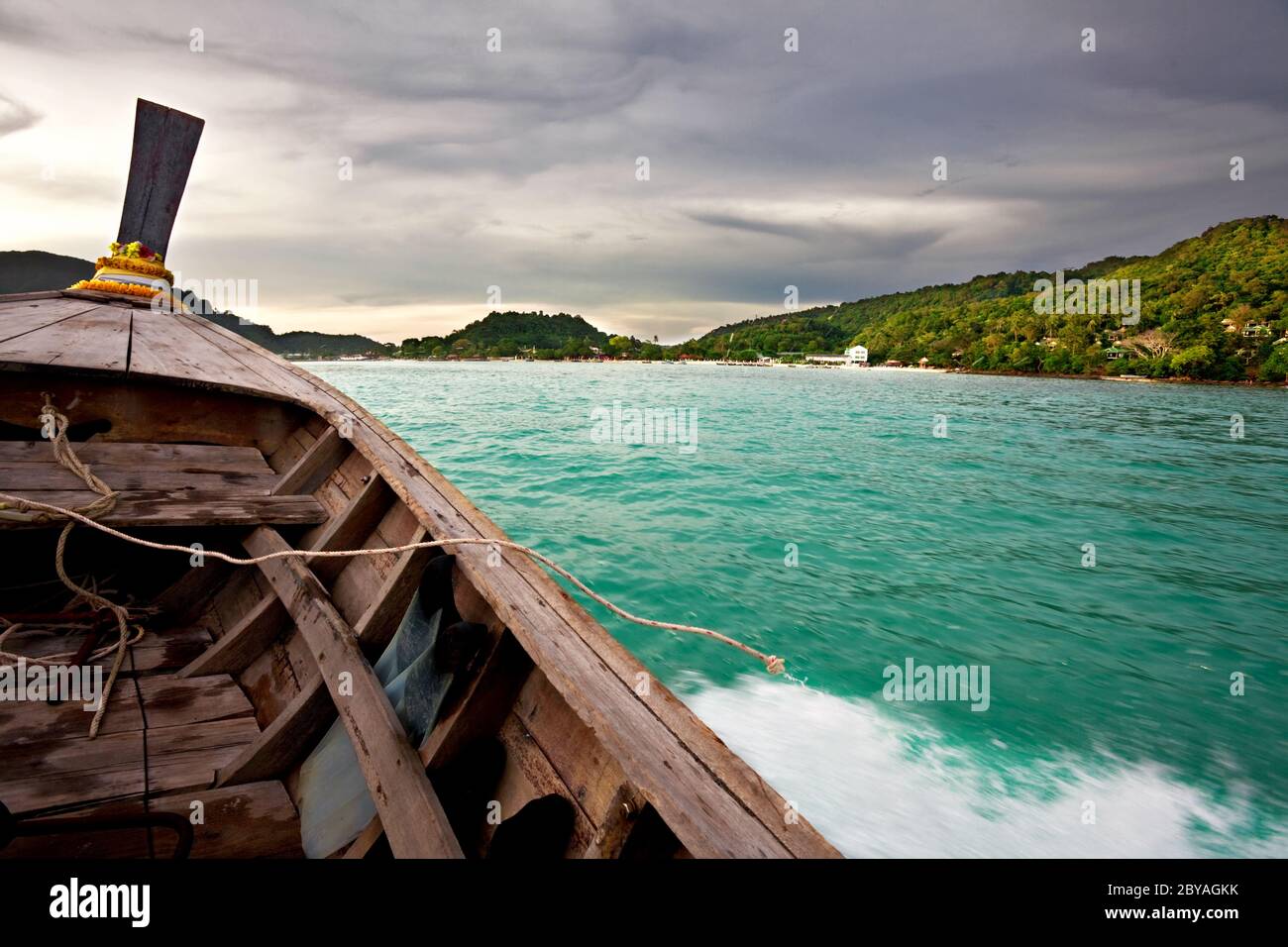 Blick von einem fahrenden Boot Stockfoto