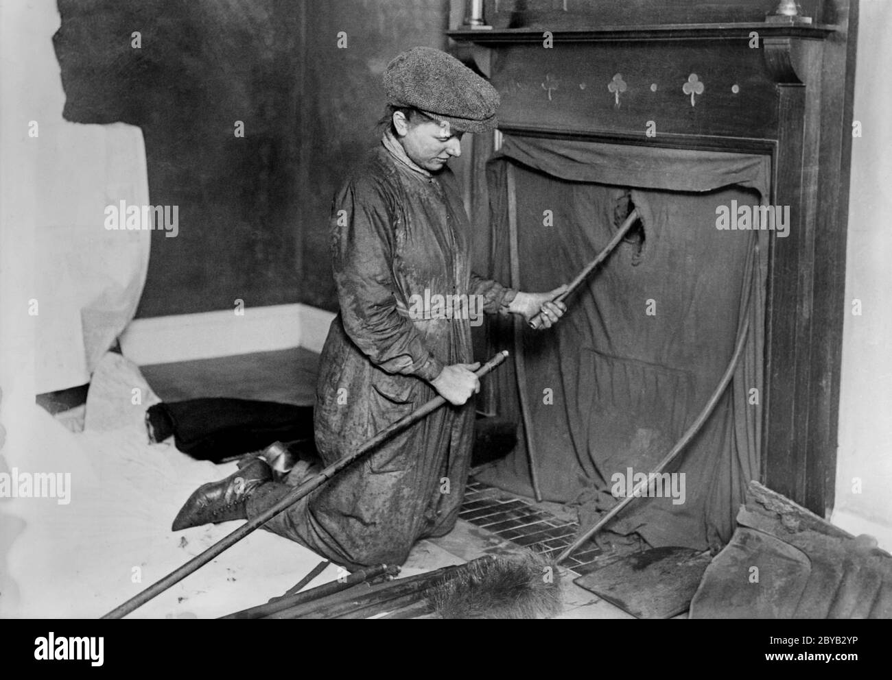 Woman Chimney Sweep during World war I, England, UK, Bain News Service, 1915 Stockfoto