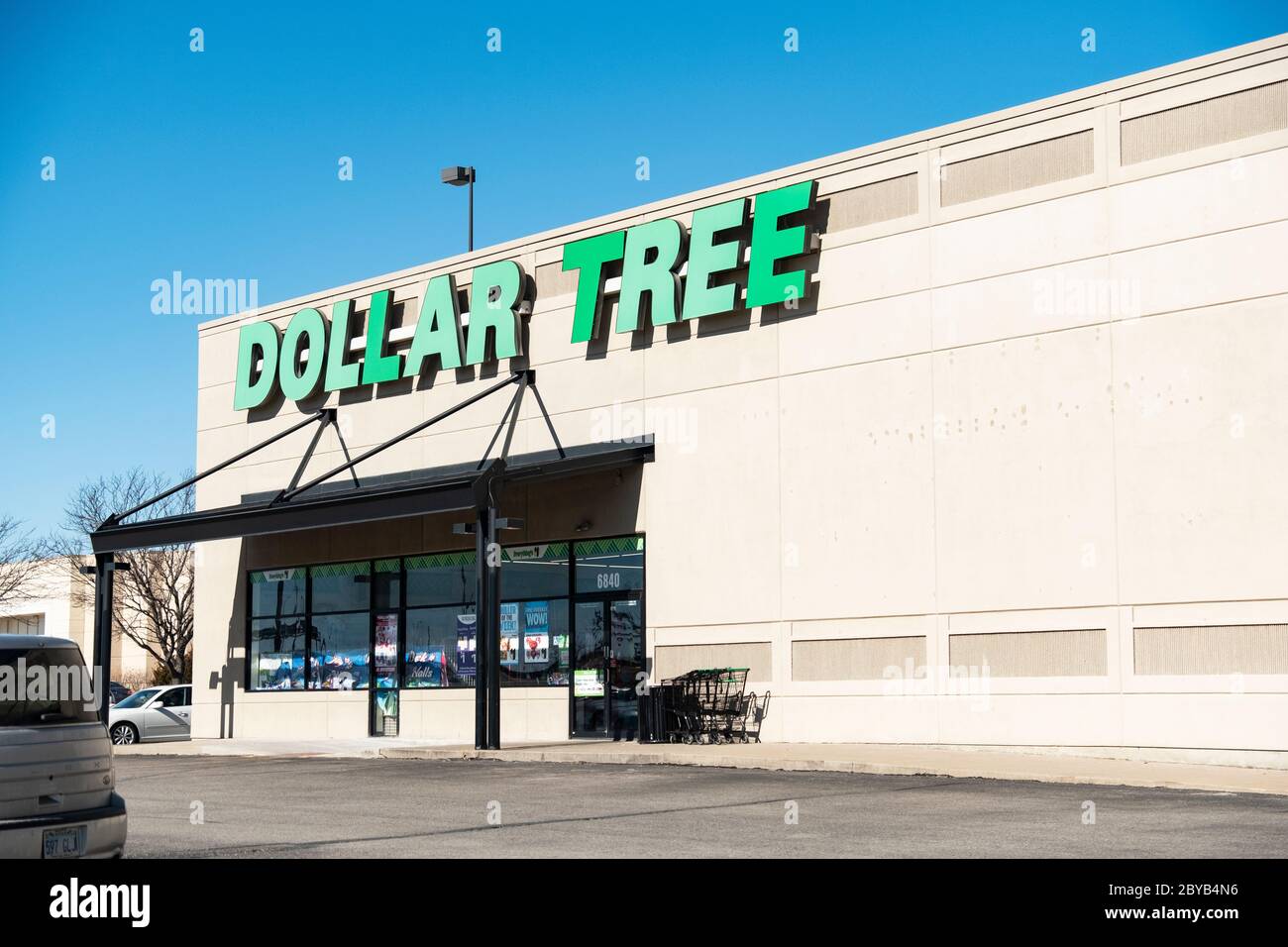 StoreFront und Eingang von Dollar Tree, einem Discounter-Shop. USA. Stockfoto