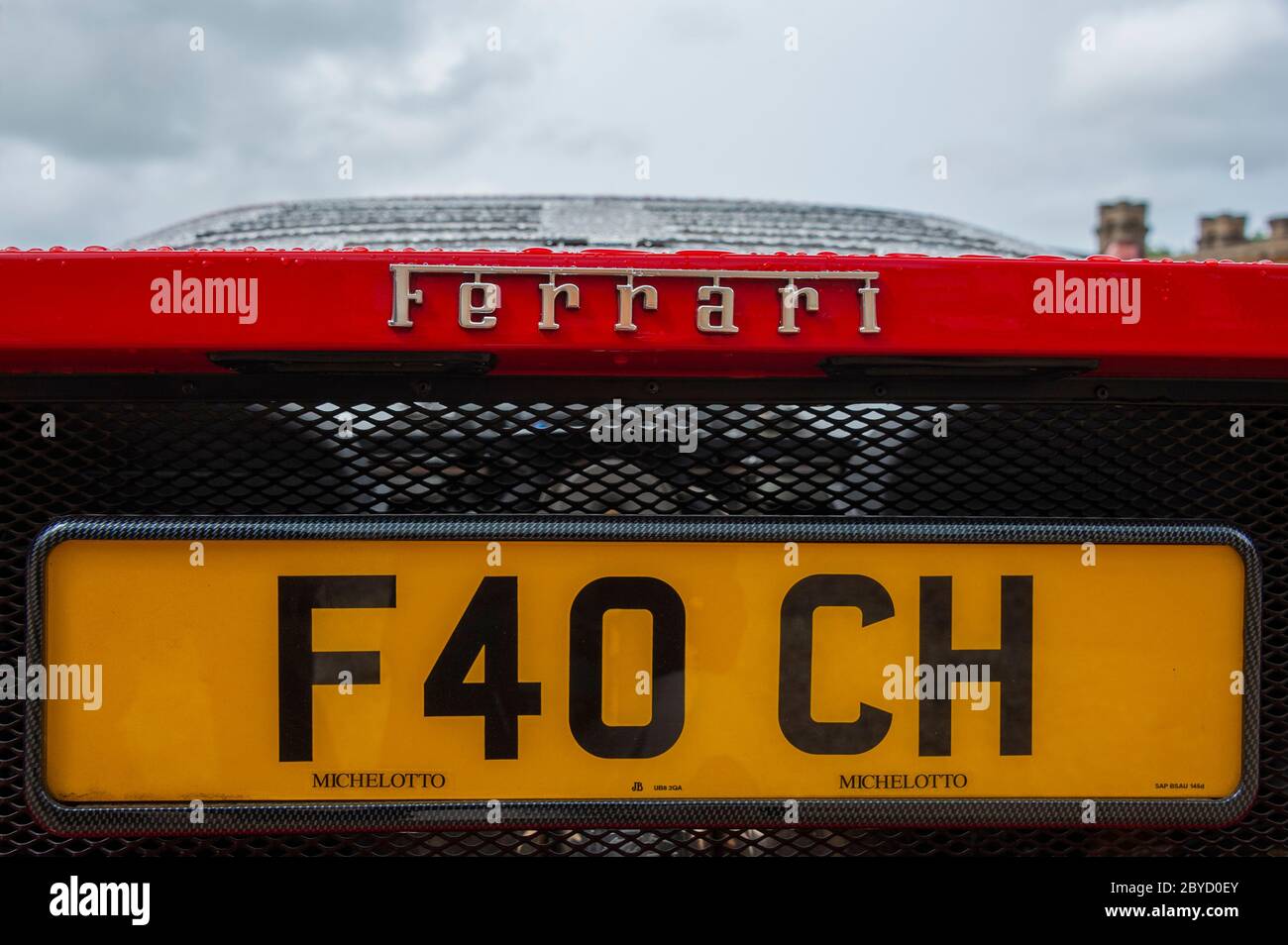 Red 1990 Ferrari F40 bei Blenheim Palace Oldtimer-Show, Oxfordshire, Großbritannien Stockfoto