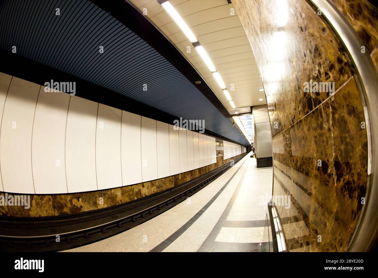 Innenraum von einer u-Bahnstation Stockfoto