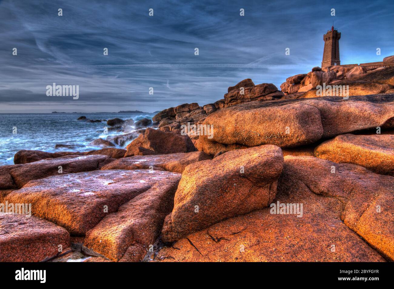 Leuchtturm Men Ruz, Côte de Granit Rose, Bretagne Stockfoto