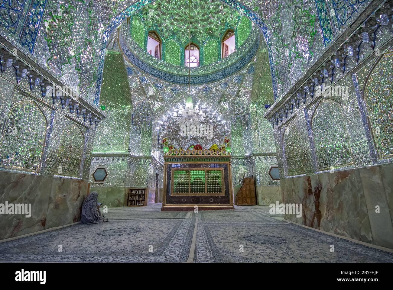 Verspiegelten Innenraum des Ali Ibn Hamza Schrein in Shiraz, Iran Stockfoto