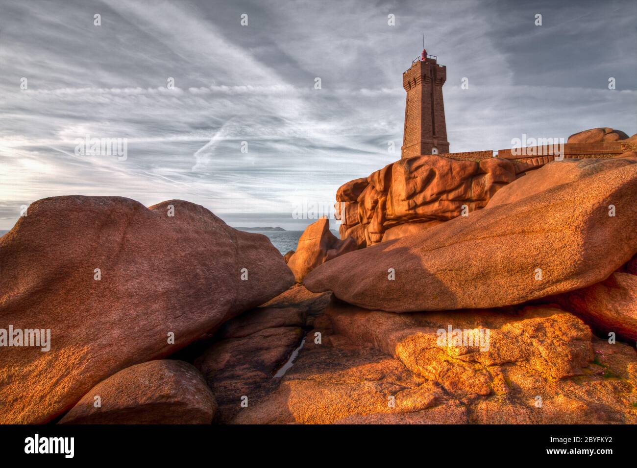 Leuchtturm Men Ruz, Côte de Granit Rose, Bretagne Stockfoto