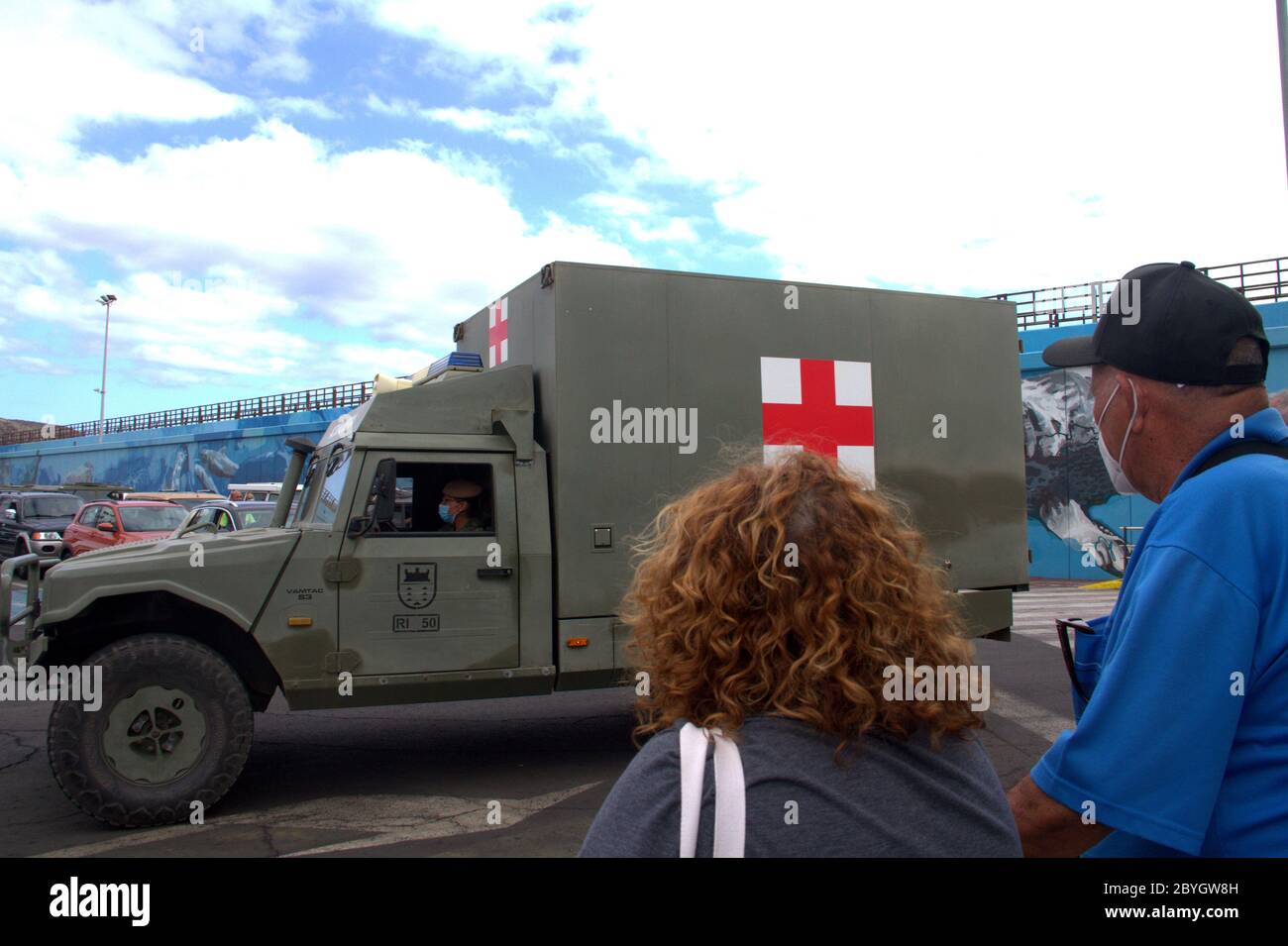 Spanien. Juni 2020. Eine Einheit der Armee begibt sich auf eine Fähre zur Insel La Gomera in Phase 3 der Covid Pandemic de-Escalation19 vom Hafen von Los Cristianos. (Foto von Mercedes Menendez/Pacific Press) Quelle: Pacific Press Agency/Alamy Live News Stockfoto