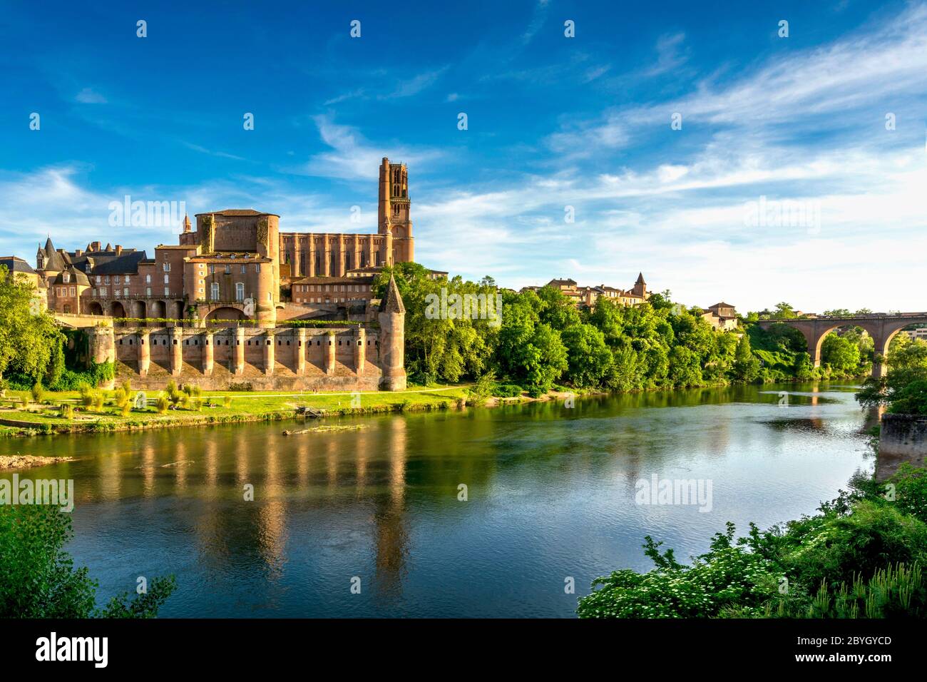 Albi, Kathedrale Saint Cecile am Fluss Tarn, Albi von der UNESCO zum Weltkulturerbe erklärt, Departement Tarn, Occitanie, Frankreich Stockfoto