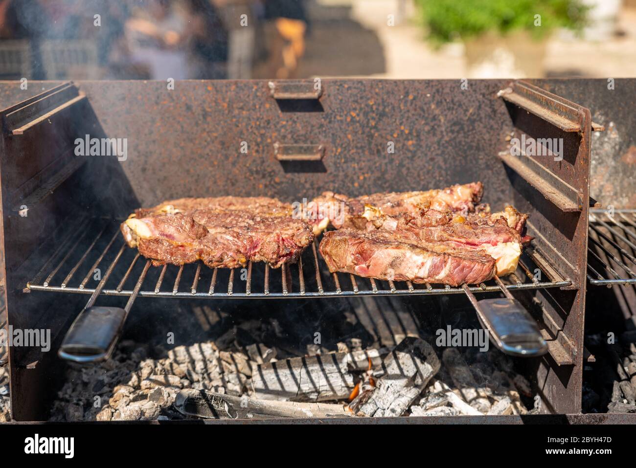 Italien. Rindersteaks auf dem Grill bereit zu servieren und zu essen. Stockfoto
