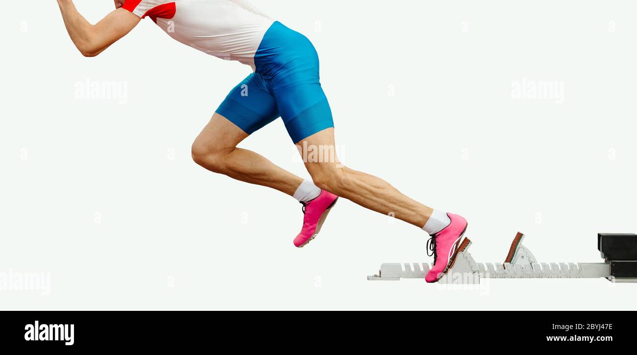Athlet Sprinter Läufer starten von Startblöcken isoliert auf weißem Hintergrund Stockfoto