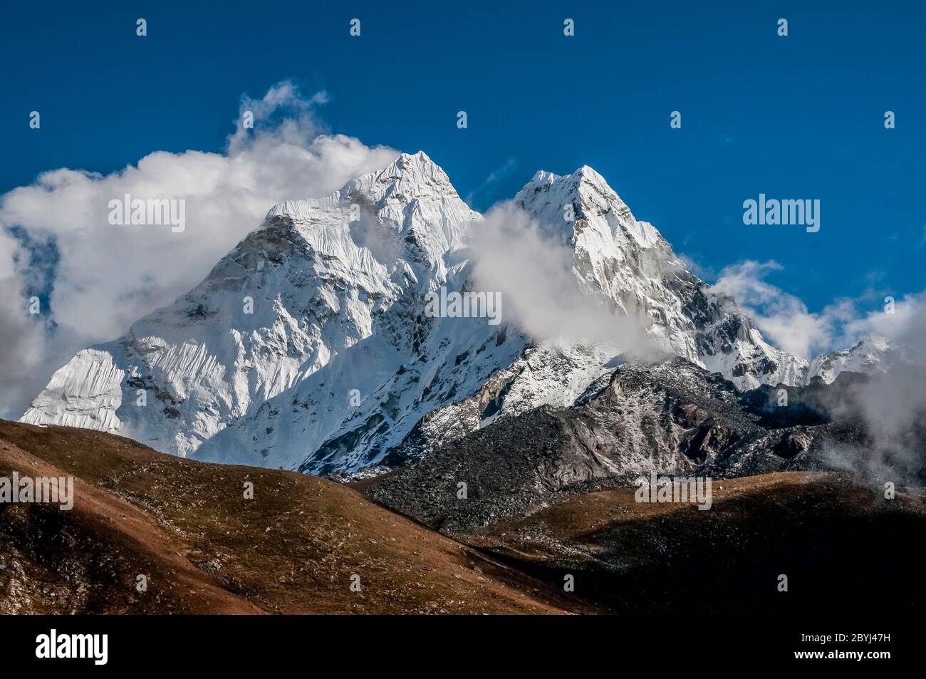 Nepal. Island Peak Trek Allgemeines landschaftlich schöner Blick in Richtung Ama Dablam. Stockfoto