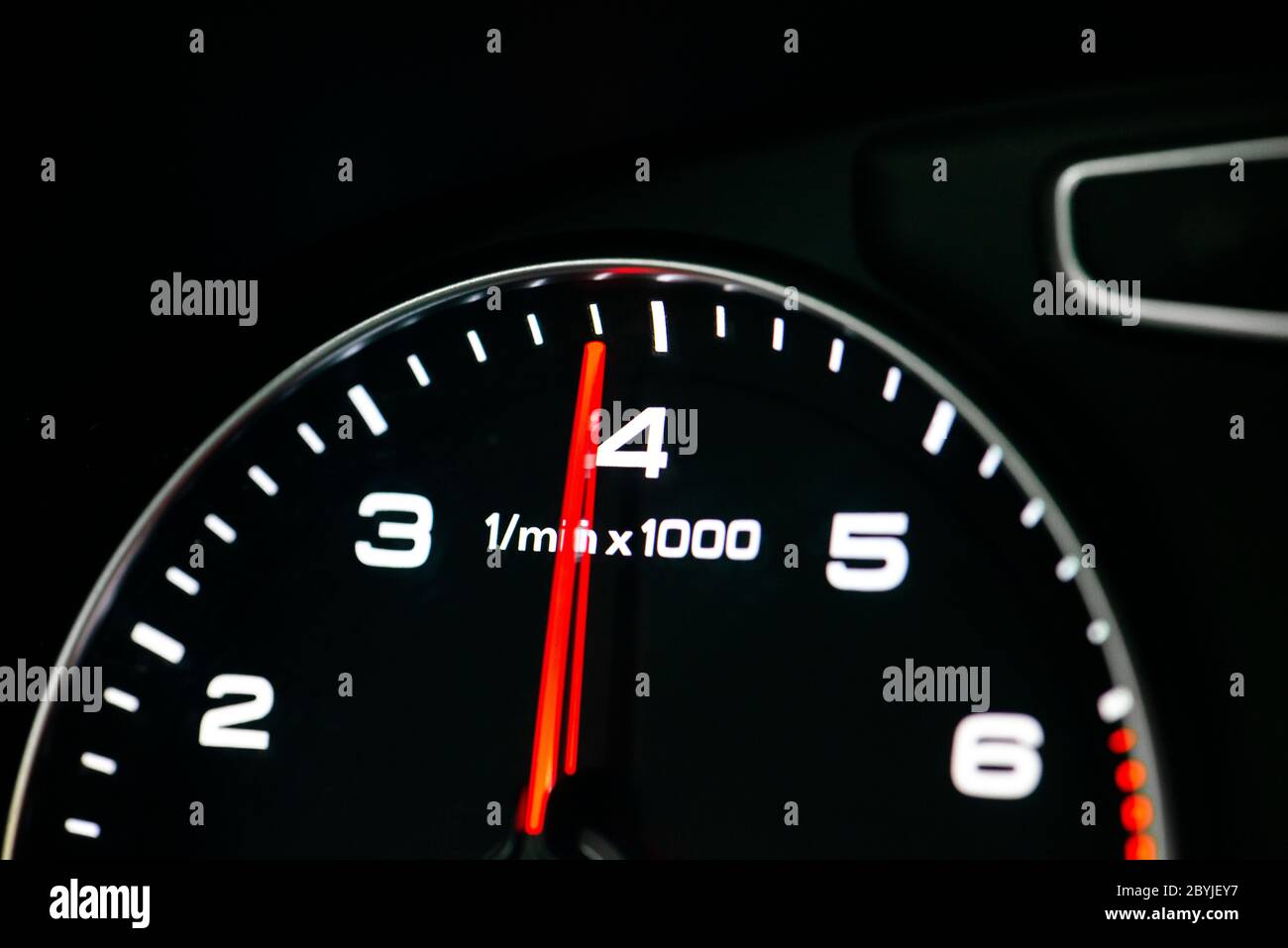 Auto Tachometer, schwarz und Chrom Stockfoto