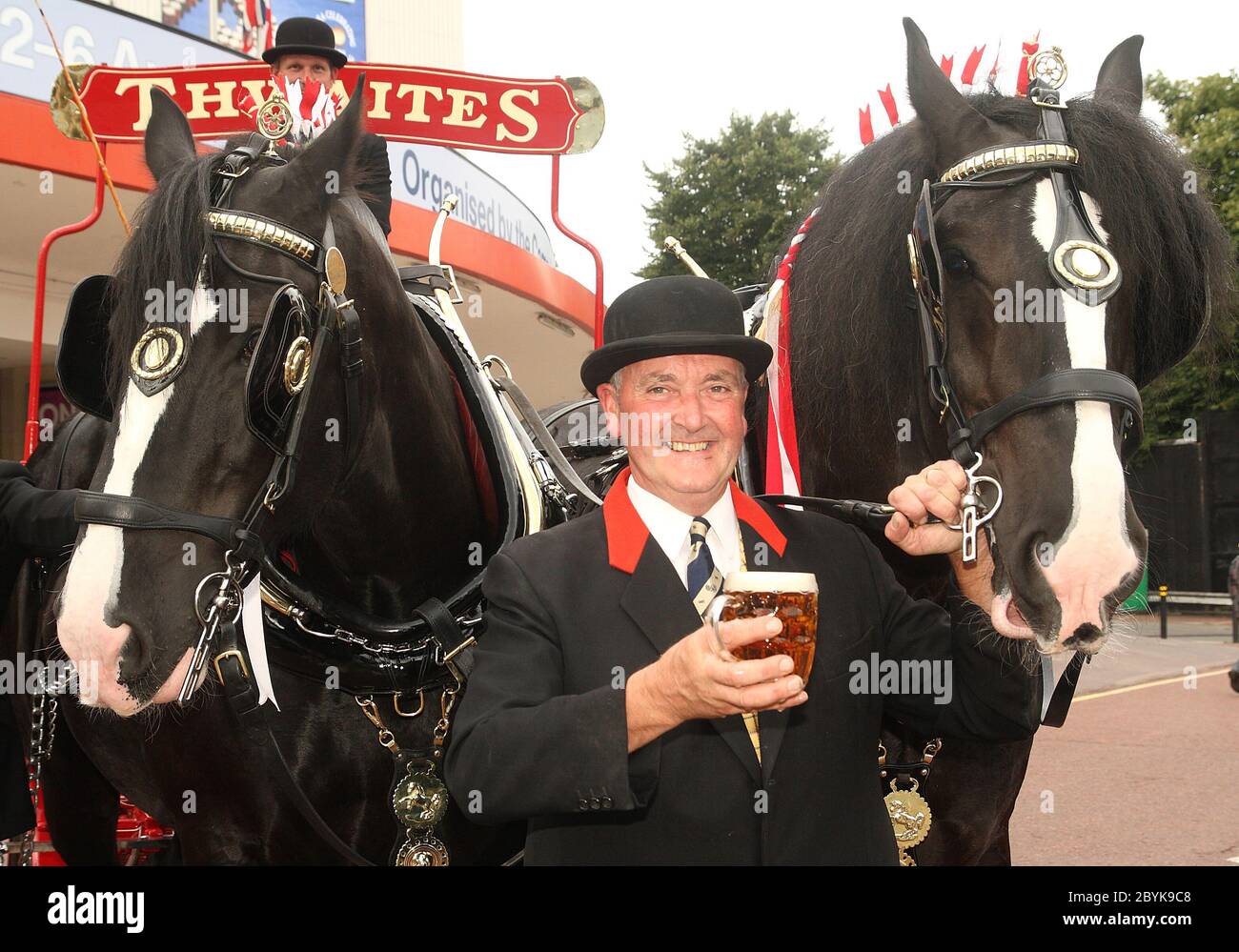 Großbritanniens größtes 5-tägiges Bierfest, das von der Campaign for Real Ale (CAMRA) organisiert wird, startet am Londoner Earls Court mit über 1000 verschiedenen Biersorten. Stockfoto