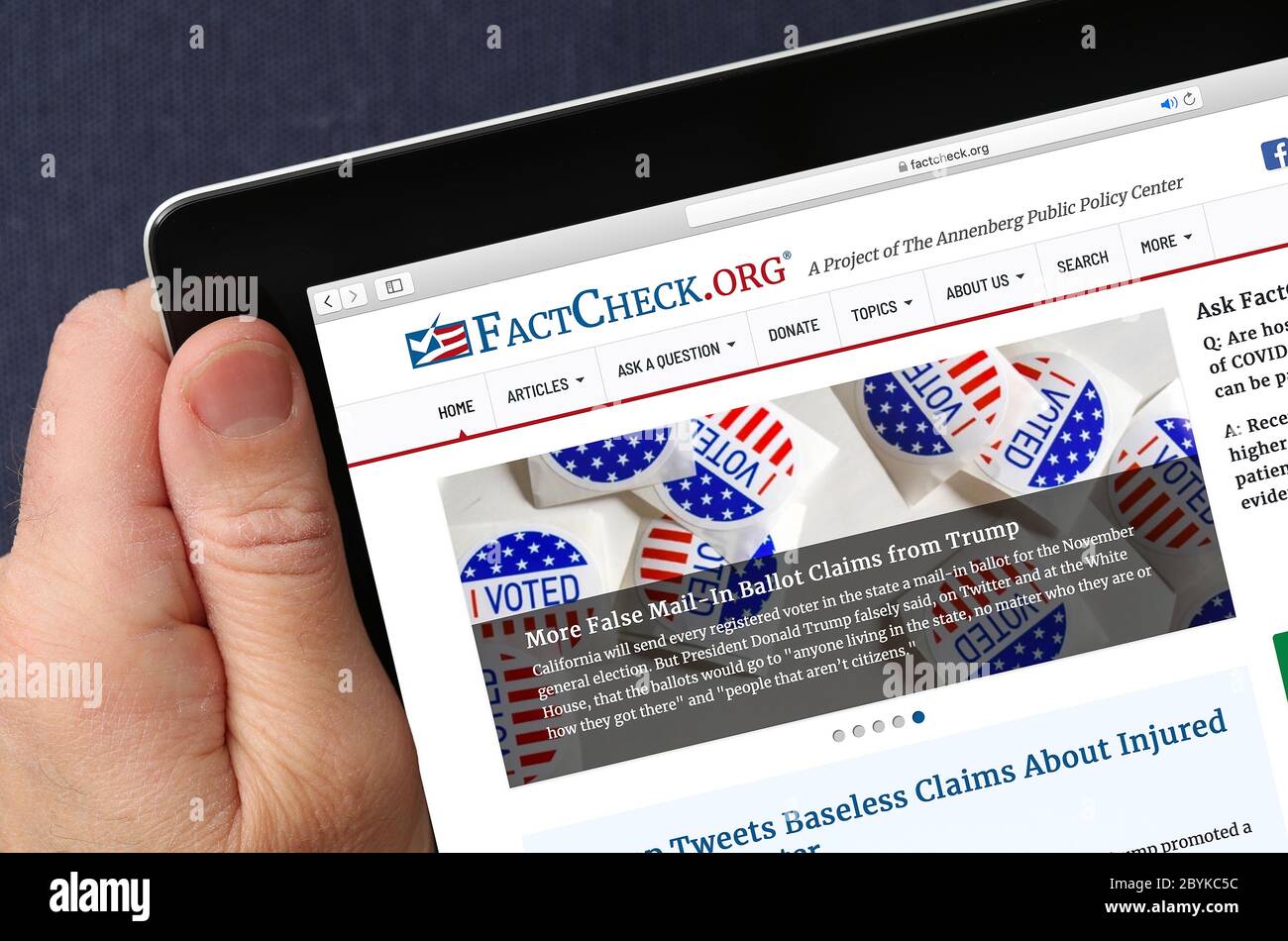 Fact Check-Website, auf einem iPad angezeigt. (Nur redaktionelle Verwendung) Stockfoto