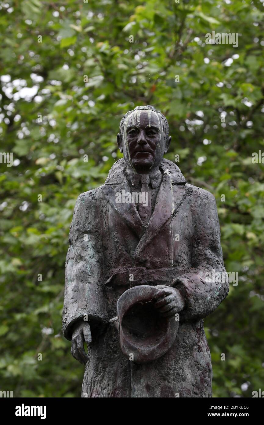Eine Statue von Sean Russell, einem irischen Republikaner, der im Aufstand von 1916 kämpfte und während des Unabhängigkeitskrieges ein Führer war, den Taoiseach Leo Varadkar möglicherweise entfernen muss. Stockfoto