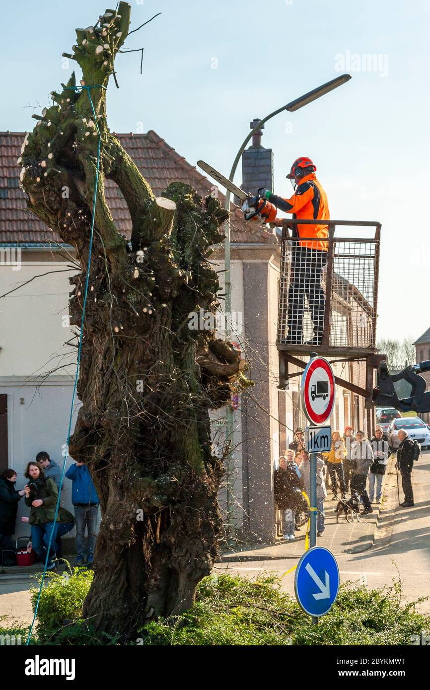 Verlassene Stadt Borschewitsch, Deutschland. Braunkohlevorkommen unter Dörfern am Niederrhein haben die Bewohner gezwungen, ihr Grundstück und das Zentrum des Lebens zu verlassen Stockfoto