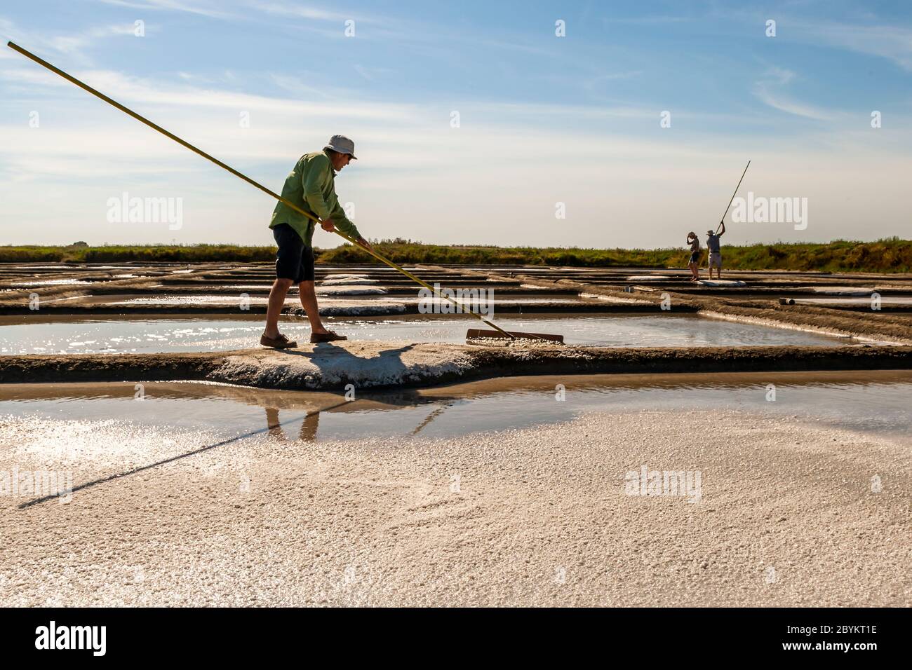 Meersalzproduktion in der Guerande bei Saint-Nazaire, Frankreich Stockfoto