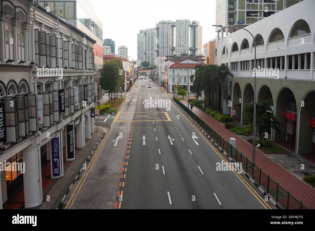 28.05.2020, Singapore, , Singapur - leere Straßen und kaum Verkehr im Stadtzentrum entlang der South Bridge Road während der Ausstiegsbeschränkung i Stockfoto