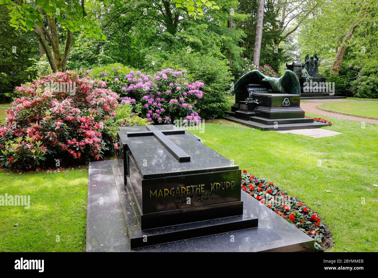 25.05.2020, Essen, Nordrhein-Westfalen, Deutschland - Grab von Margarethe Krupp, Familienfriedhof der Krupp Industriellen, Bredeney Friedhof. Stockfoto