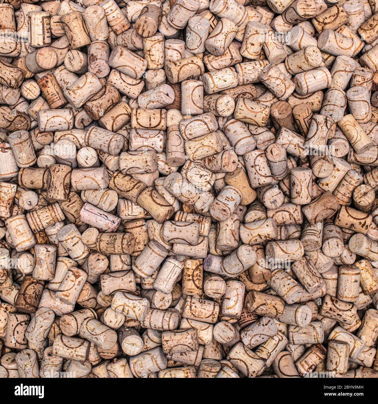 Gebrauchte Flaschenkorken. Recyceltes Material. Musterhintergrund Stockfoto