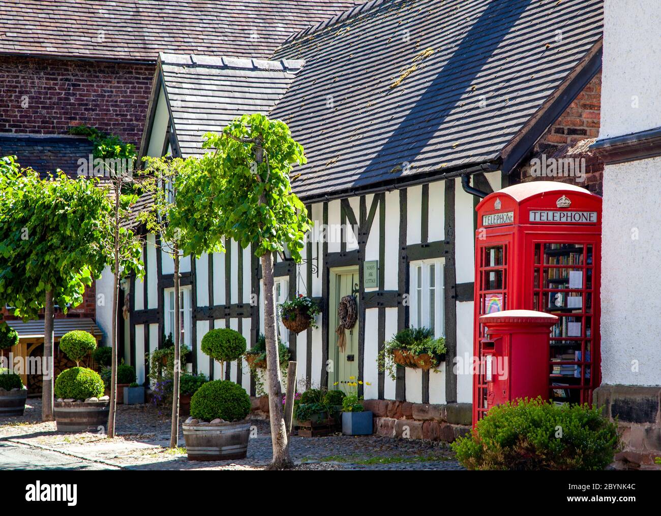 Das idyllische, malerische alte ländliche Cheshire Dorf Great Budworth England Stockfoto