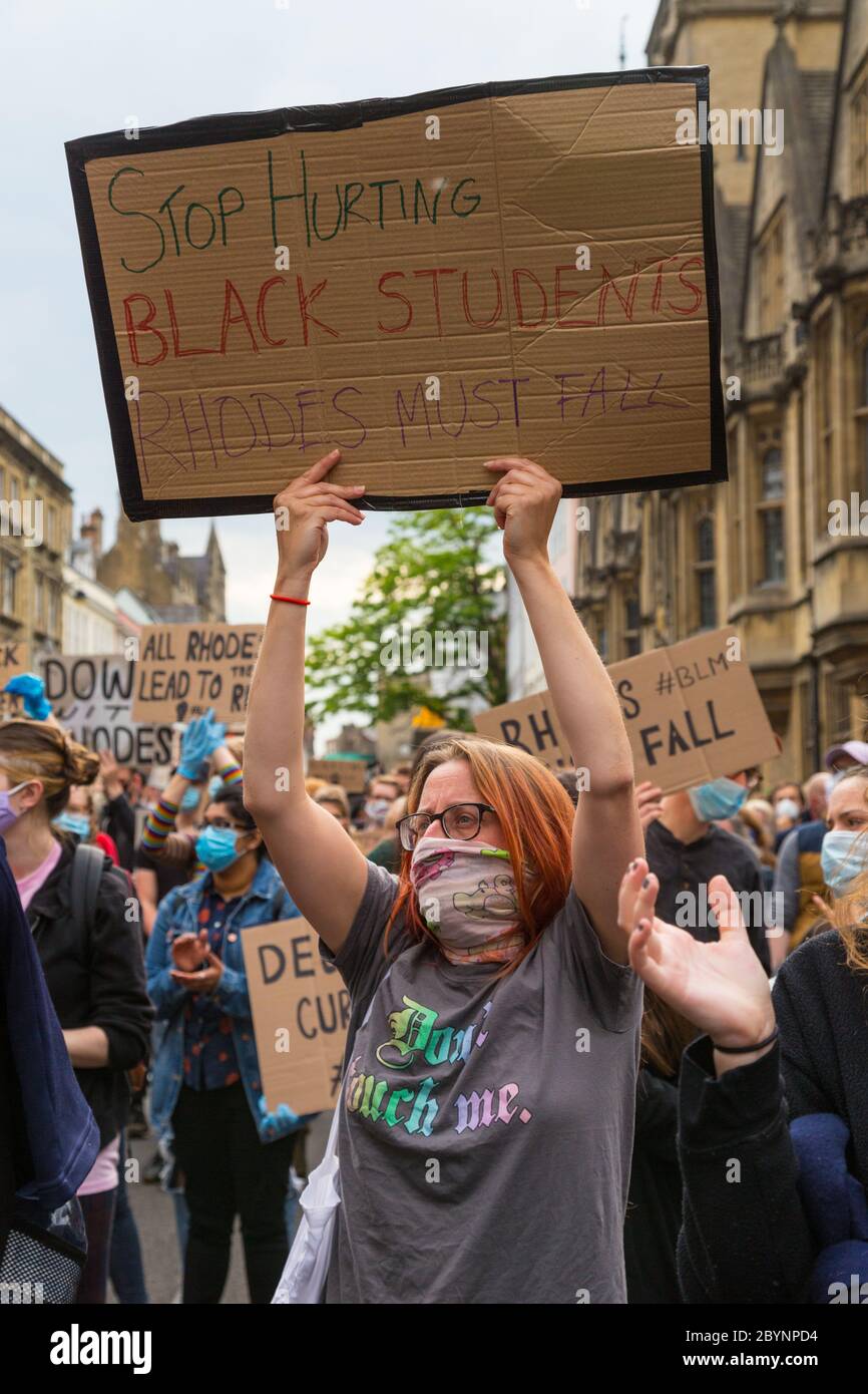 Schwarze Leben Sind Wichtig Protest, Cecil Rhodes Statue, Oriol College, Oxford Stockfoto