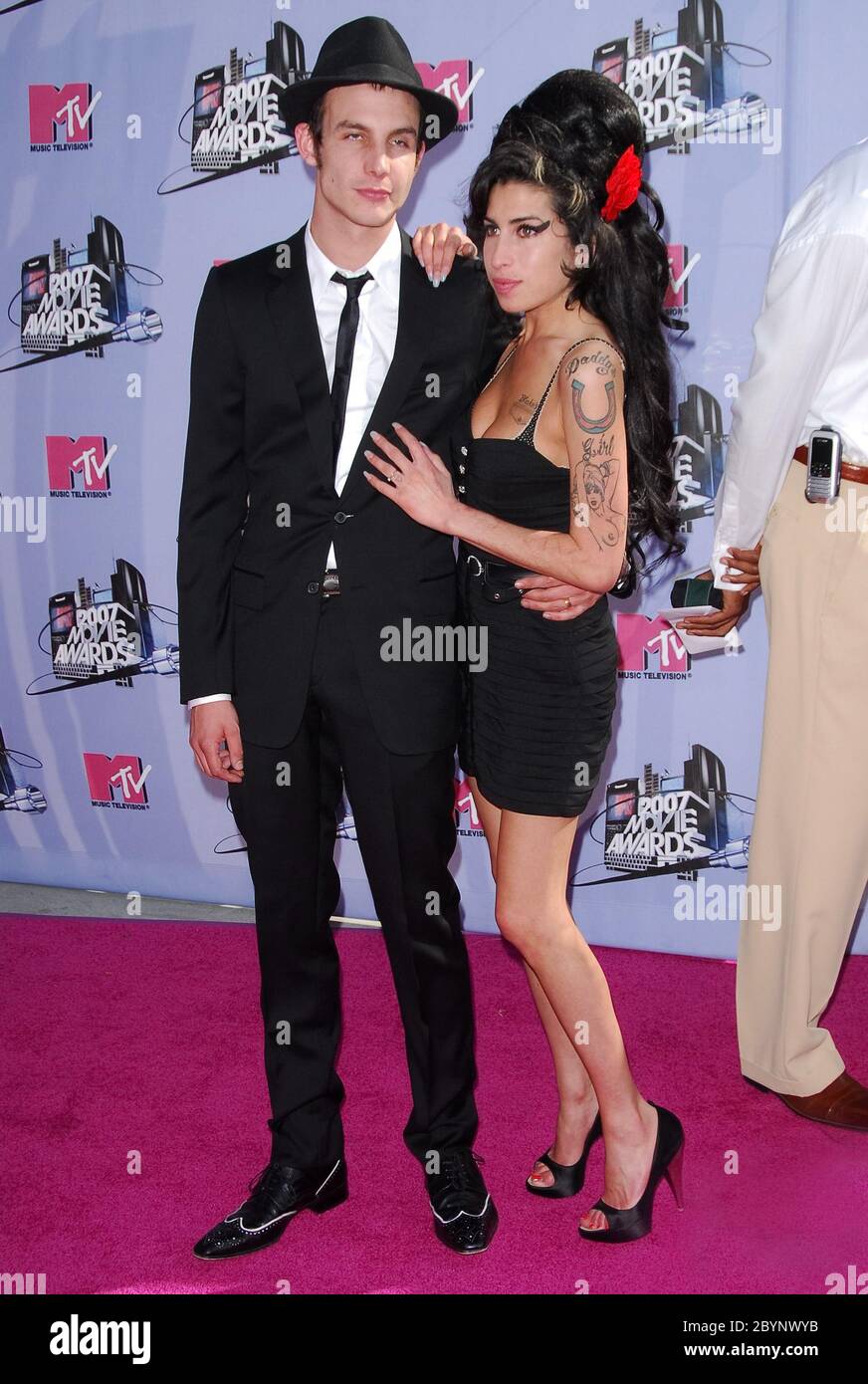 Amy Winehouse und ihr Ehemann Blake Fielder-Civil bei den MTV Movie Awards 2007 - Ankünfte im Gibson Amphitheater, Universal Studios Hollywood in Universal City, CA. Die Veranstaltung fand am Sonntag, 3. Juni 2007 statt. Foto: SBM / PictureLux - Dateireferenz # 34006-6677SBMPLX Stockfoto