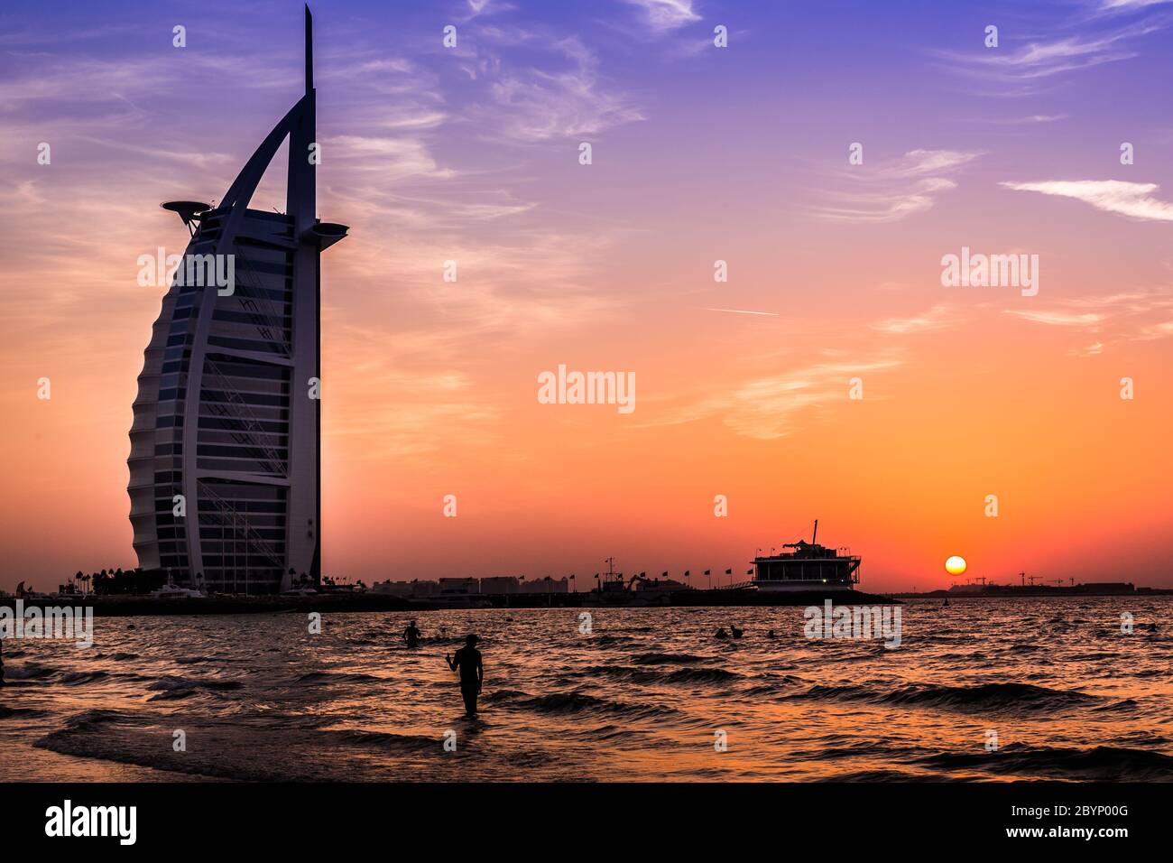 Das Burj Al Arab ist ein 5-Sterne-Luxushotel Stockfoto