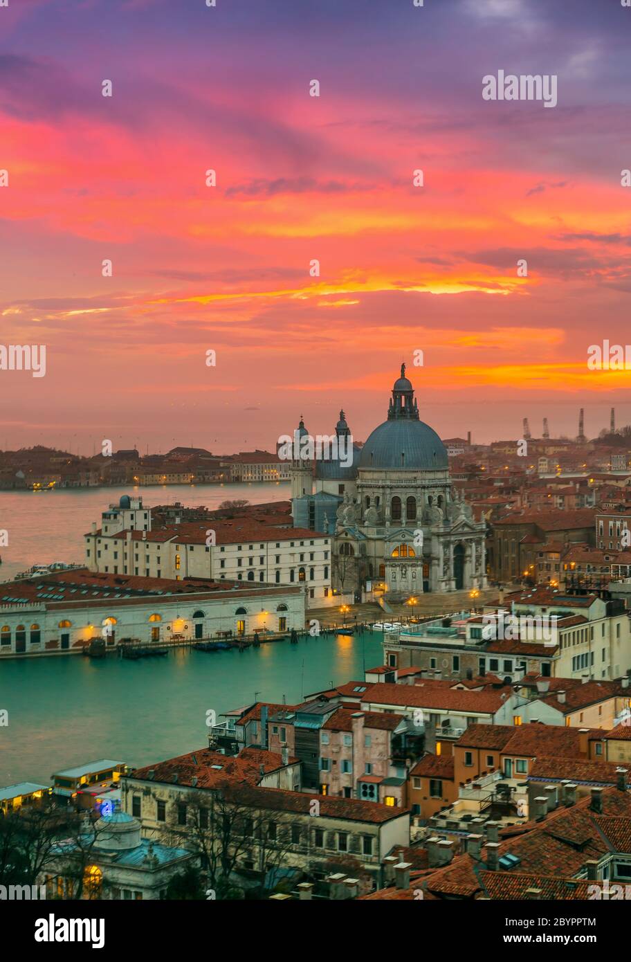 Blick auf die Basilika Santa Maria della Salute, Venedig, Italien Stockfoto