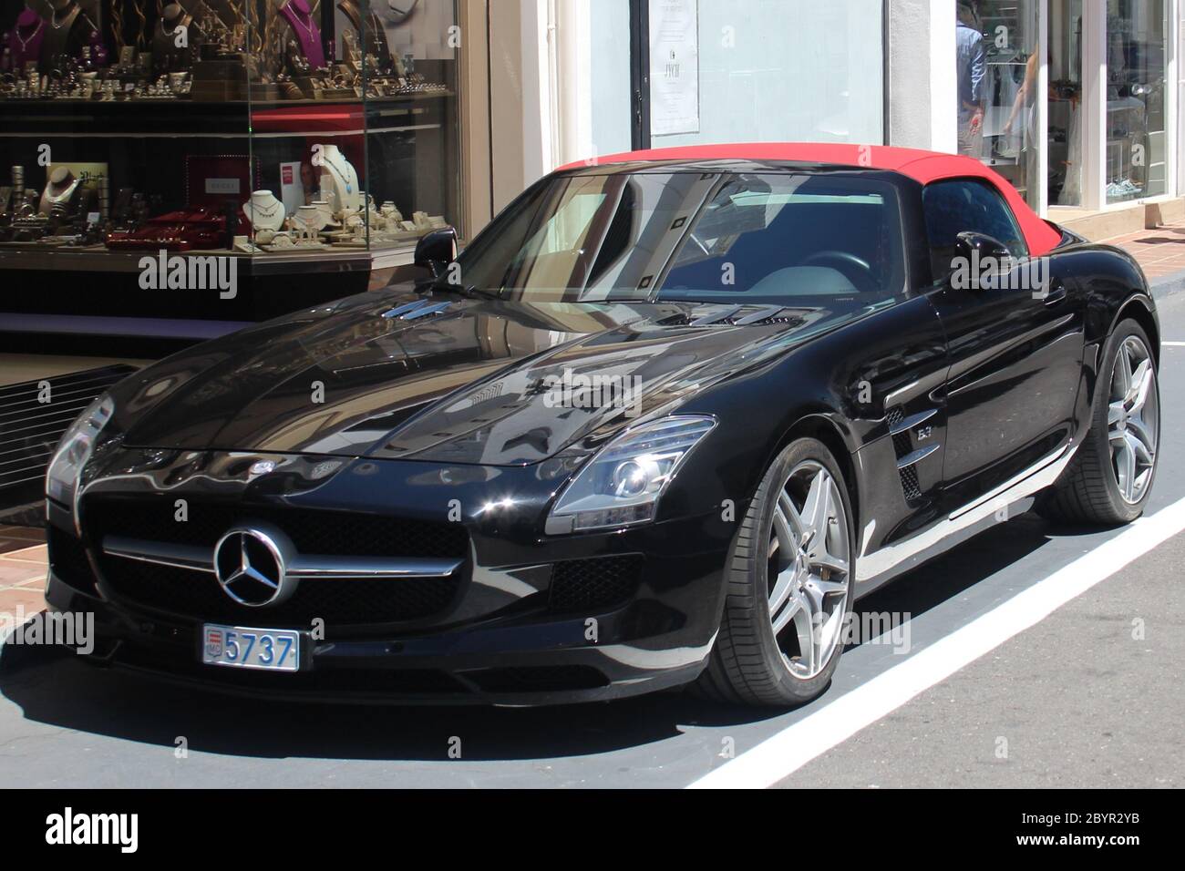 Mercedes Benz Shop Stockfotos Und Bilder Kaufen Alamy