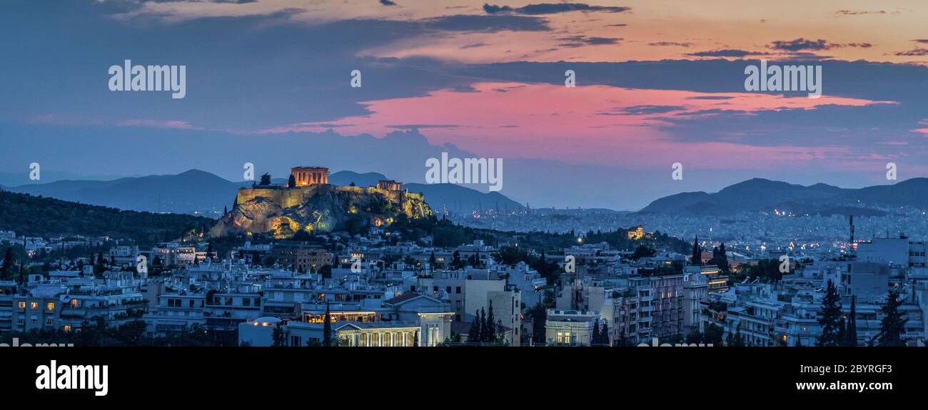 Athen bei Nacht Stockfoto