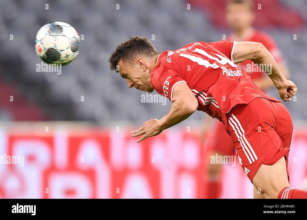 München, 10. Juni 2020 Ivan PERISIC, FCB 14 schießt Tor für 1-0 FC BAYERN MÜNCHEN - EINTRACHT FRANKFURT im DFB-Pokal Saison 2019/2020. Foto: © Peter Schatz / Alamy Stock Photos /Lennard Preiss/Witters/ Pool - DFL-BESTIMMUNGEN VERBIETEN JEDE VERWENDUNG VON FOTOS als BILDSEQUENZEN und/oder QUASI-VIDEO - Nationale und internationale Nachrichtenagenturen NUR zur redaktionellen Verwendung Quelle: Peter Schatz/Alamy Live News Stockfoto