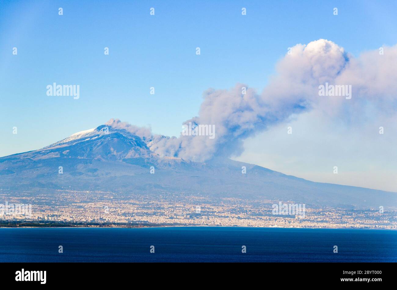 Ausbruch des Ätna (Sizilien, Italien) am 24th. Dezember 2018 Stockfoto