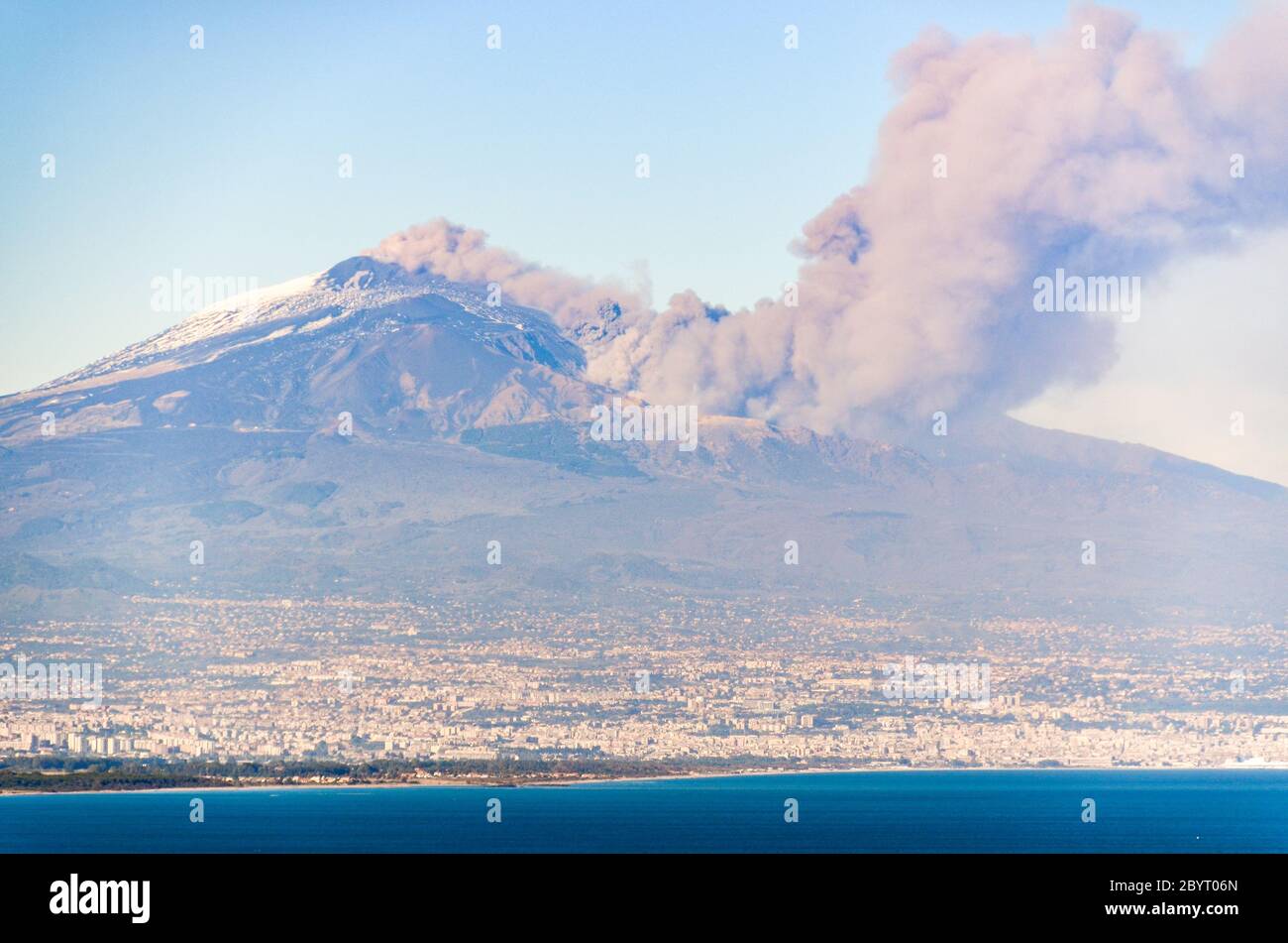 Ausbruch des Ätna (Sizilien, Italien) am 24th. Dezember 2018 Stockfoto