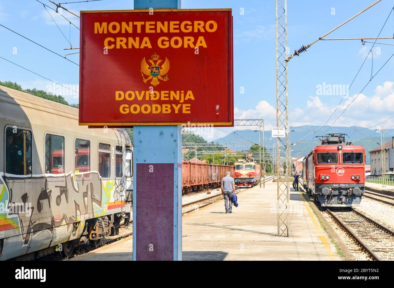 Willkommensschild nach Montenegro (CRNA GORA) an der Bijelo Polje Grenze zu Serbien Stockfoto