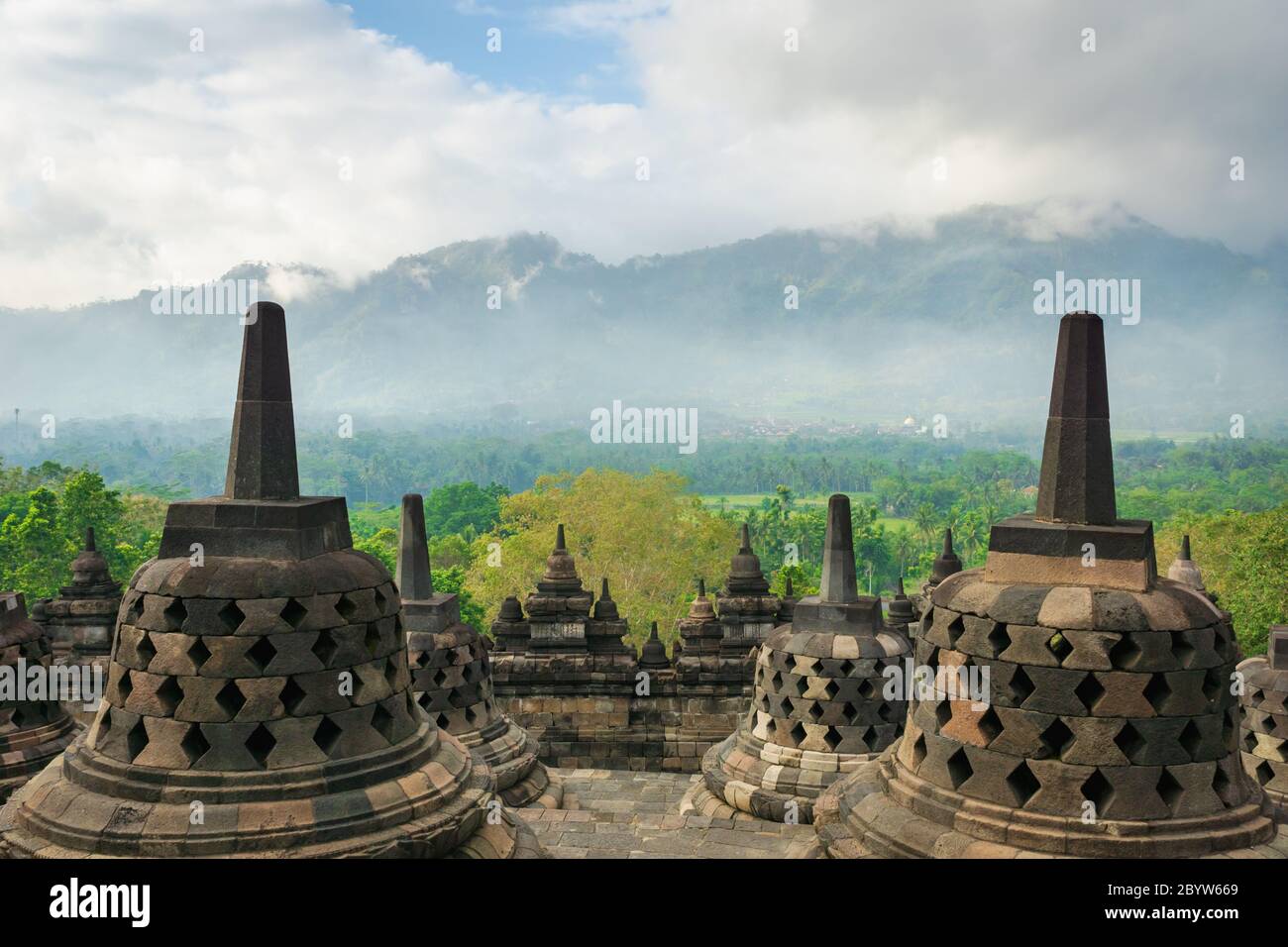 Borobudur Tempel in Yogyakarta, Java, Indonesien - UNESCO-Weltkulturerbe beliebt bei Touristen Stockfoto