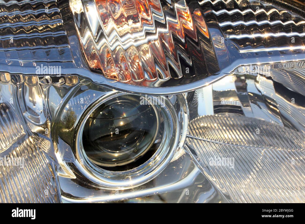 Scheinwerfer der modernen Auto Nahaufnahme Stockfoto
