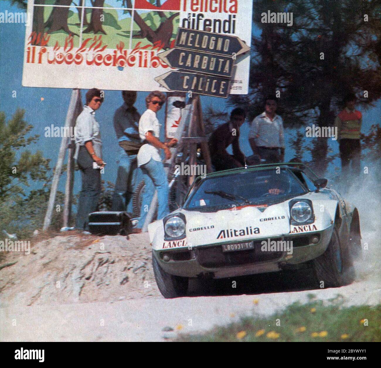 Raffaele 'Lele' Pinto und Co-Pilot Arnaldo Bernacchini auf einem Lancia Stratos HF (Gruppe 4) sponserten Alitalia in Pian dei Corsi (Savona) für die Rallye Sanremo Ca. 1975. Oktober 1975 Stockfoto