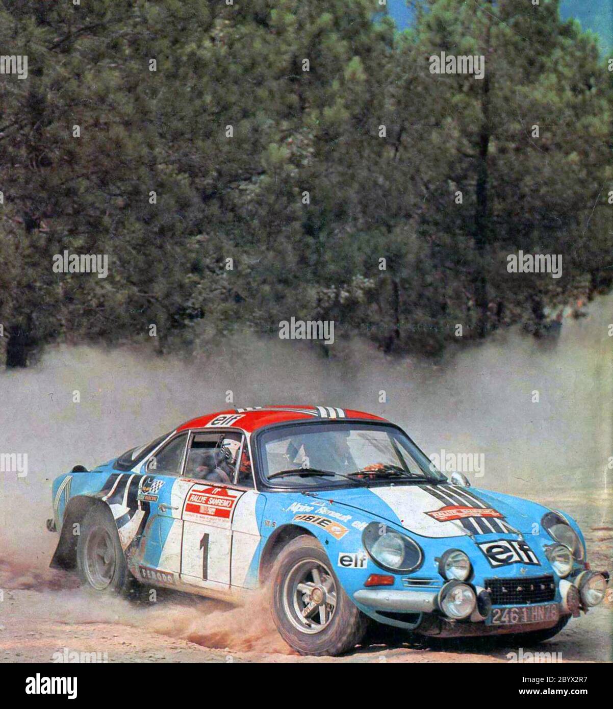 Der französische Rallyefahrer Jean-Luc Thérier und sein Beifahrer Jacques Jaubert auf einem Alpine-Renault A110 1800 (Gruppe 4) sponserten Elf Aquitaine bei der Rallye Sanremo Ca. 1973. Oktober 1973 Stockfoto