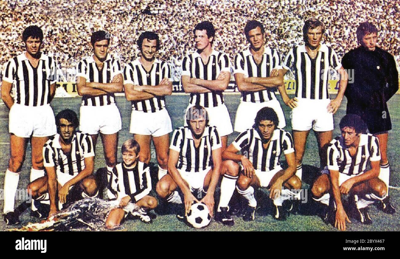 Von links nach rechts stehend: S. Salvadore (Kapitän), A. Cuccureddu, G. Savoldi (II), R. Bettega, L. Spinosi (II), F. Morini, P. Carmignani; geduckt: P. Anastasi, [mascotte], G. Marchetti, F. Causio, G. Furino. Stockfoto