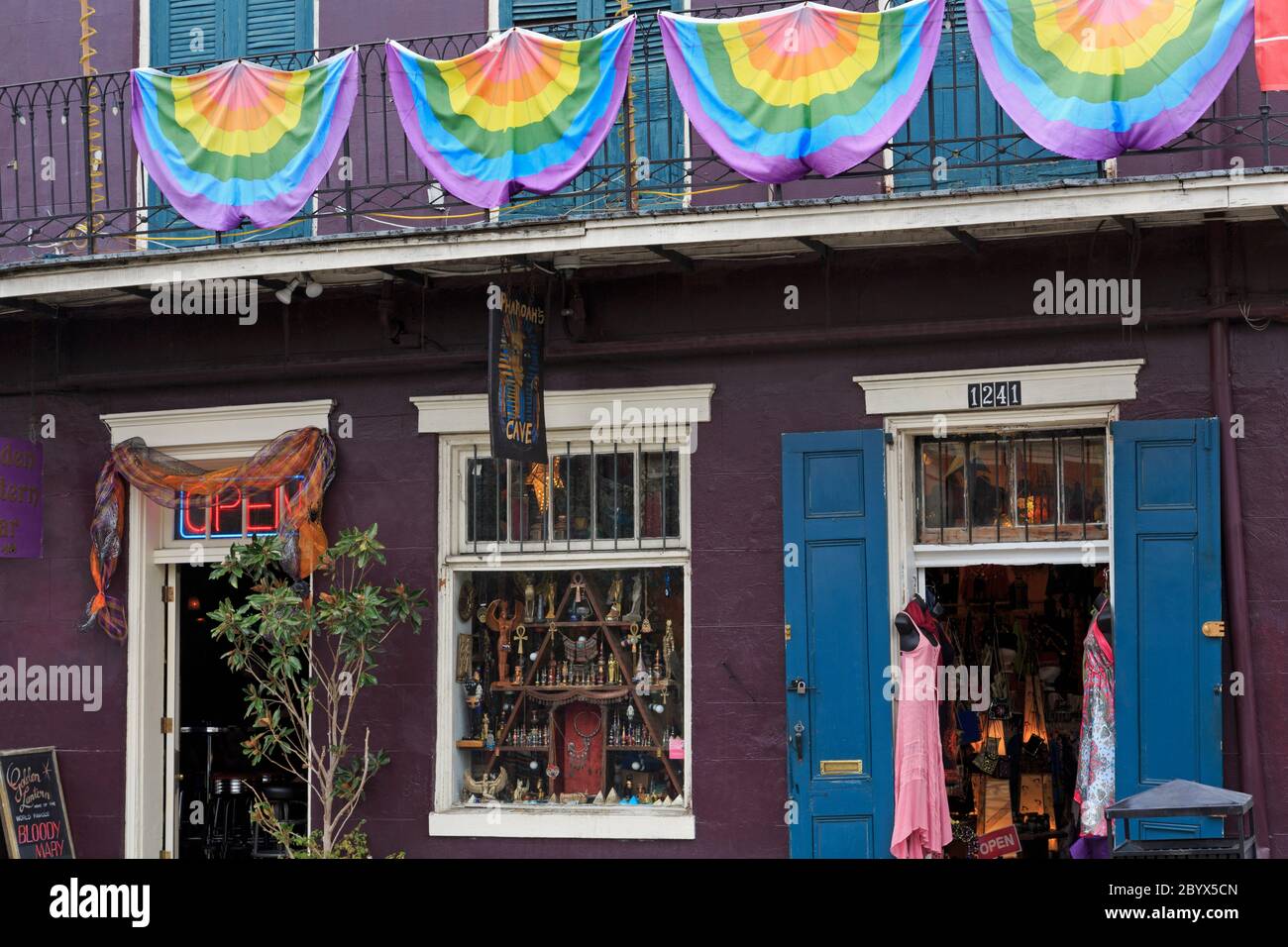 Geschäft, Barracks Street, French Quarter, New Orleans, Louisiana, USA Stockfoto