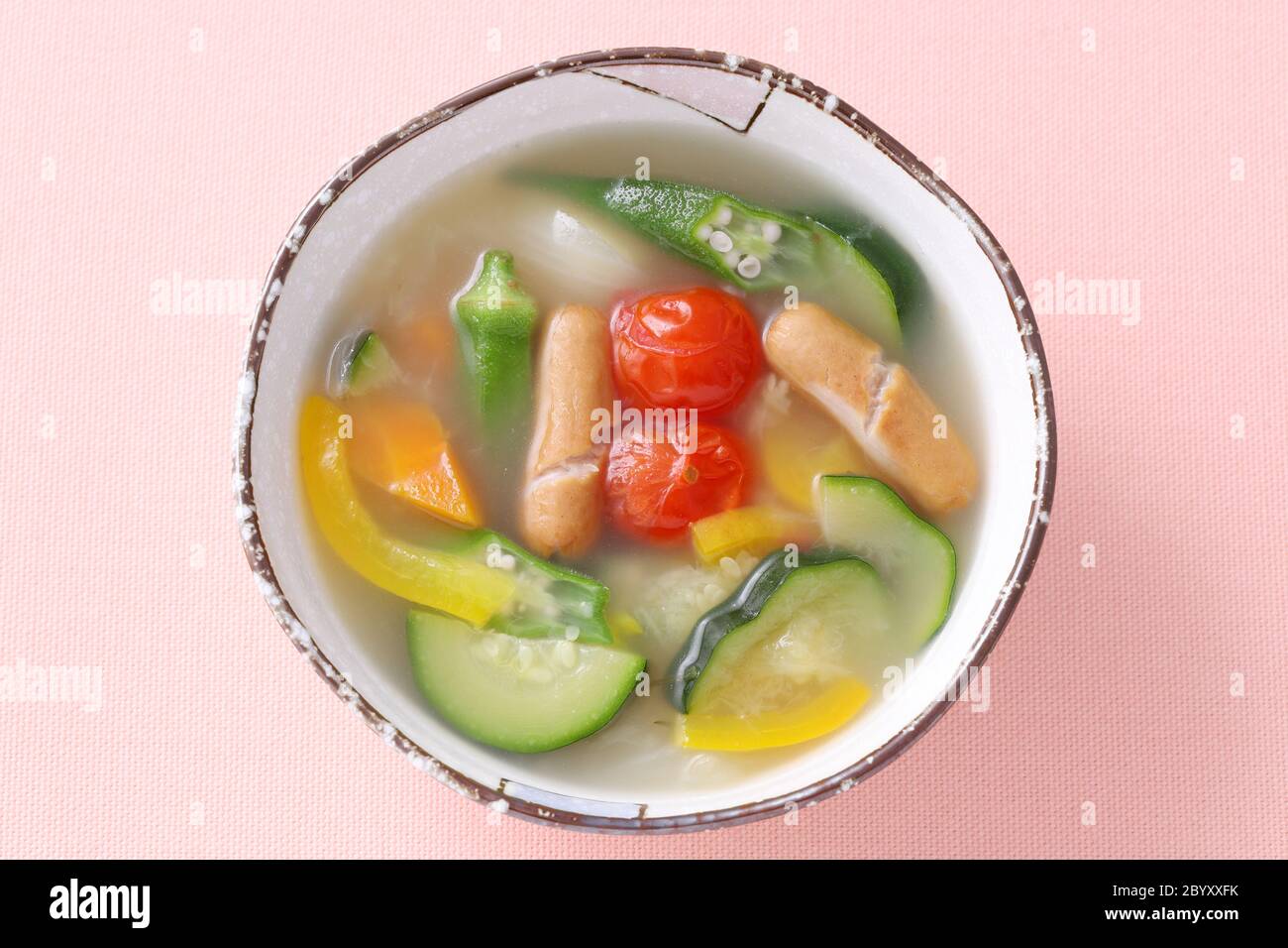 Suppe aus Wurst und Gemüse, Pot-au-feu (japanisch Stockfotografie - Alamy