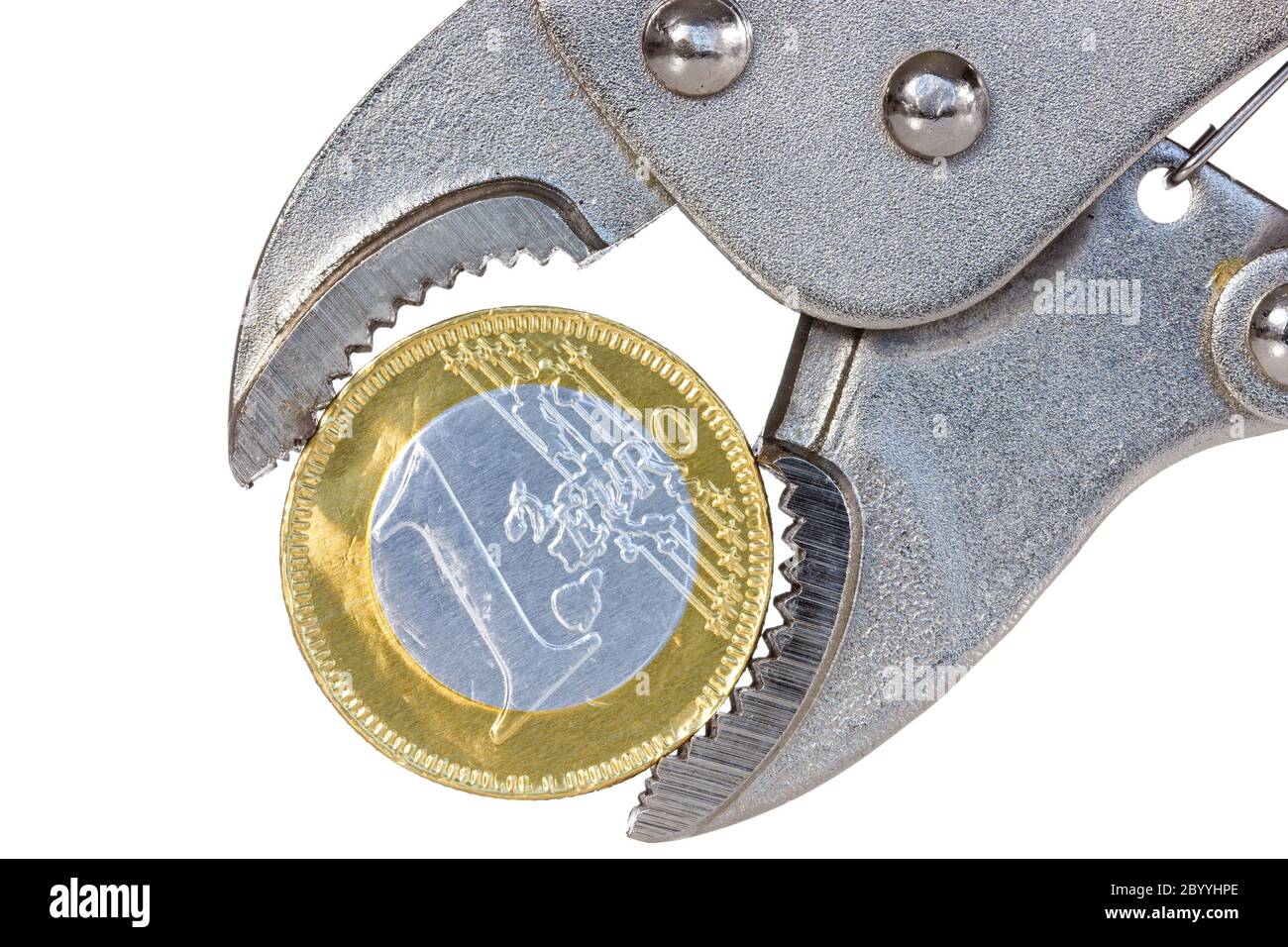 Euro-Münze in einer Zange zusammengedrückt Stockfoto